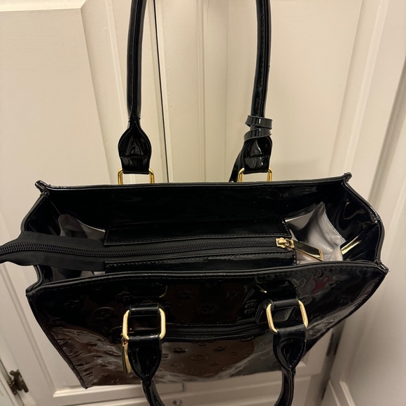 🔥 Versace 1969 abbigliamento sportivo Desia black embossed patent leather tote - Picture 4 of 11